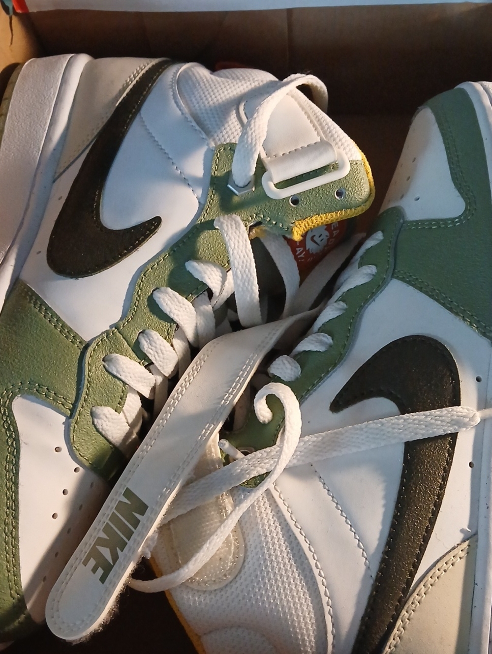 Nike White, Olive Green & Black Low-Top Sneakers